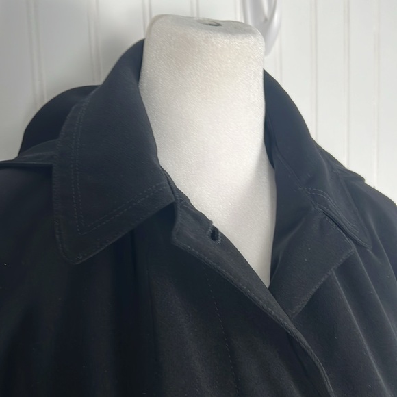 Gallery | long hood | black trench coat - Picture 2 of 16